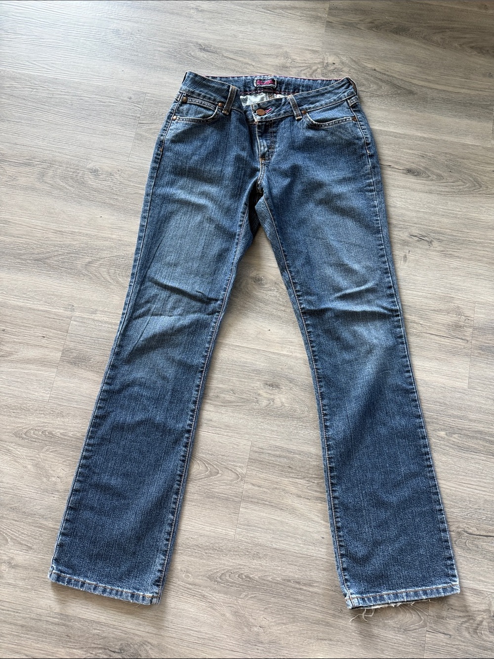 Wrangler Classic Women's Blue Denim Jeans - Casual Straight Fit